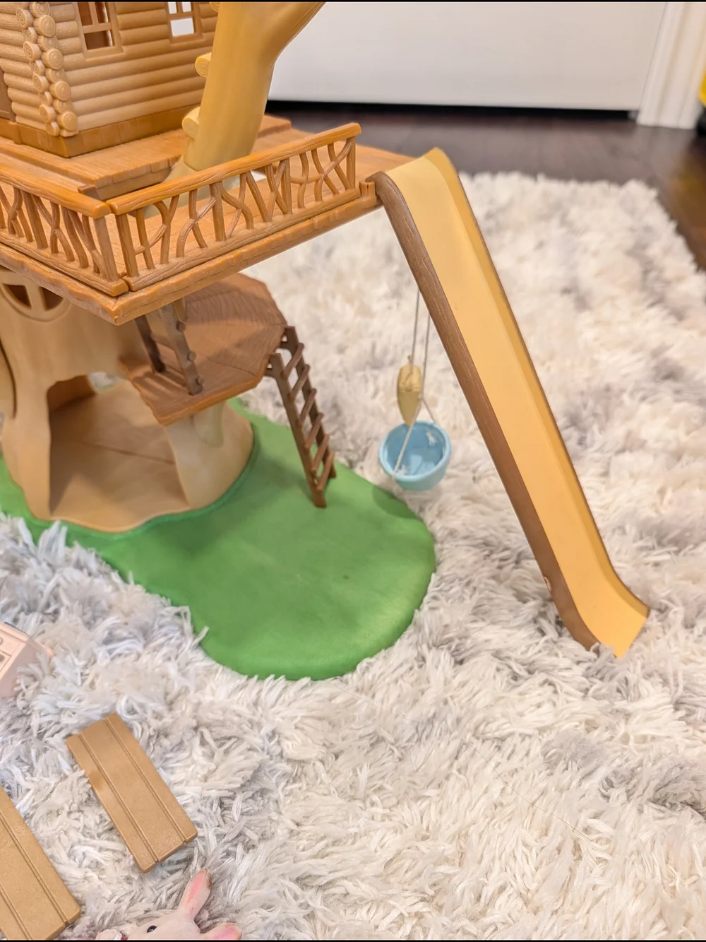 CALOCO CRITTERS Woodland Adventure Tree House Playset House And Accessories